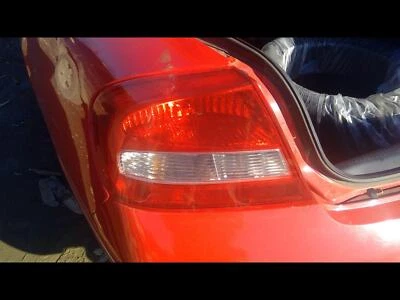 Conjunto de luz trasera izquierda usada se adapta a: Chrysler Sebring 2004 CPE izquierda grado A Foto 1 de 4