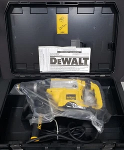 DEWALT D25601K 45MM 6KG SDS-MAX COMBINATION HAMMER - Picture 1 of 7