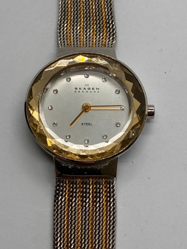 Working Ladies Silver and Gold Skagen Denmark Steel Quartz Watch  GE - image 1 of 4