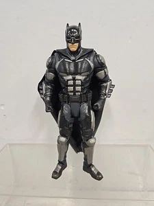 Batman McFarlane Toys DC Multiverse Justice League 7" Action Figure - Picture 1 of 6
