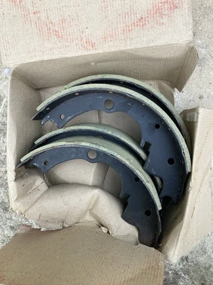 Ford Transit Mk1 Bedford CF Rear Brake Shoes New Old Stock - Image 1 of 2