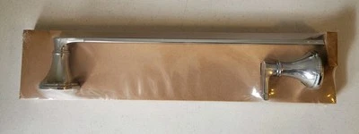 Toallero Pfister BTB-WD1CC Woodbury 18", cromo pulido Foto 1 de 3