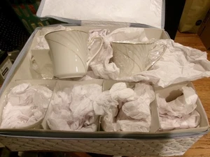 NORITAKE FINE CHINA 7739 GOLDEN TIDE 8 PC TEA CUP AND SAUCERS - Picture 1 of 14