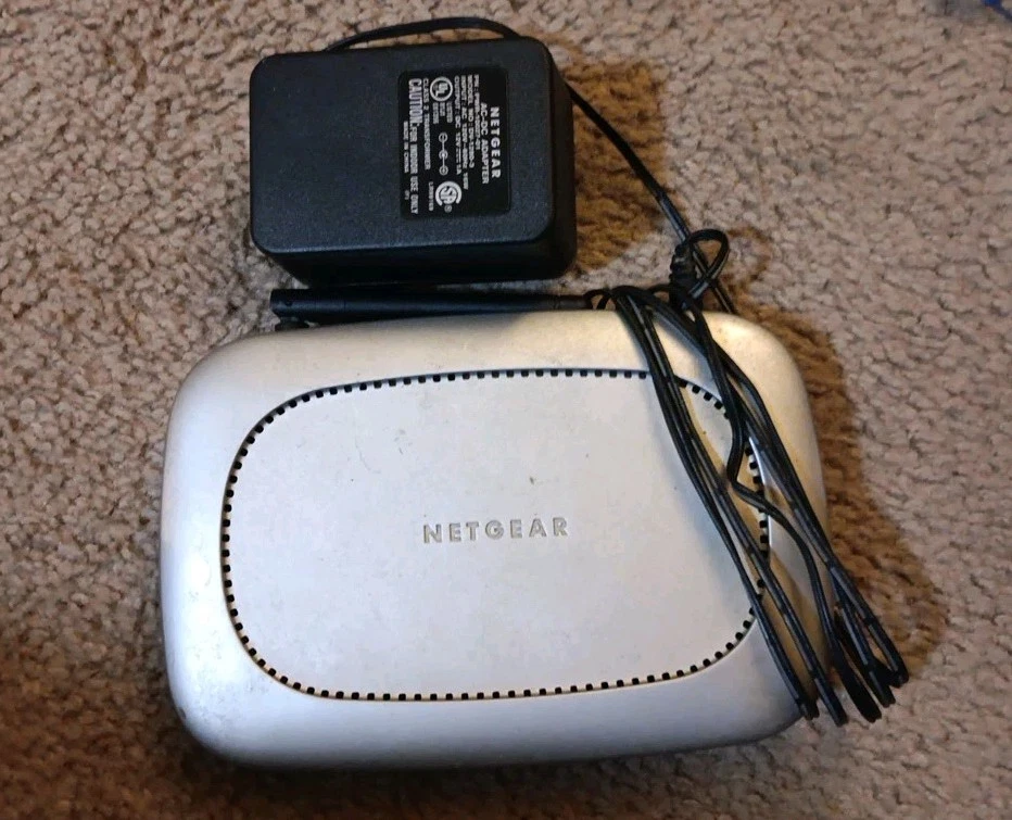 Netgear WGT624 108 Mbps 4-Port 10/100 Wireless G Router - Image 1 of 1