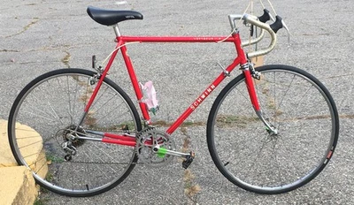 Schwinn Voyageur  57cm Road Bicycle RED Japan Rebuilt 4130 Lugged Chromolybednum - Image 1 of 4