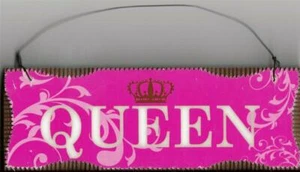 New "QUEEN" Wall Sign Plaque - NWT - 7" x 2.5" - Picture 1 of 1