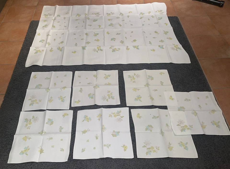 Omas Tischdecke und 7 Servietten weiß mit Blumendruck Retro Vintage - Bild 1 von 4