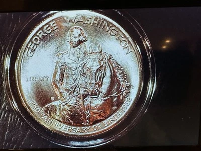 1982 S George Washington Commemorative Silver Half Dollar w/ Box  in acrylic cas - Image 1 of 4