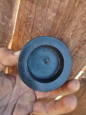 Jaguar Xj6 xj8 1995-03 tapón de drenaje de agua goteo de agua trasero debajo de la alfombra aspecto Nw50 Foto 1 de 4