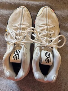 Size 9 - Nike Kyrie 4 NCAA Tournament - Picture 1 of 5