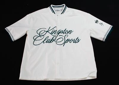 Camisa manga codo estampado lema ajuste cómodo Bershka para hombre CG2 blanca pequeña  Foto 1 de 4