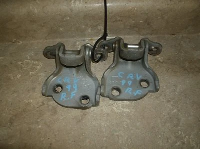 97-2001 HONDA CRV CR-V RIGHT FRONT PASSENGER SIDE DOOR TOP AND BOTTOM HINGES/ - Image 1 of 3
