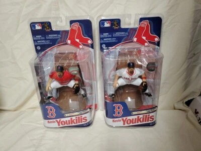 2x Red Sox McFarlane Kevin Youkilis series 28 - 1 Variant #954/2000 + 1 Regular  - Image 1 of 4