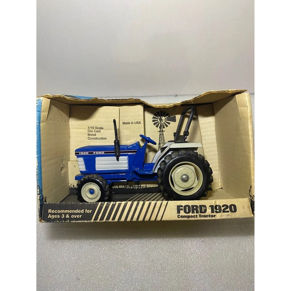 Vintage Scale Models Ford 1920 Compact Tractor, Diecast 1/16 USA - Image 1 of 4