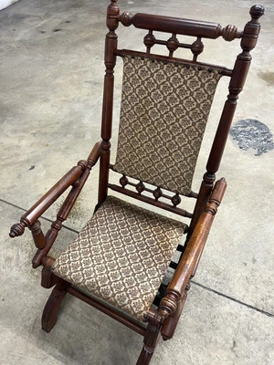 Balancín de resorte tapizado estilo victoriano antiguo Hunzinger Foto 1 de 4