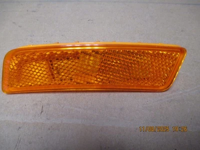 Like new GM. 2021-2025 Buick Envision 85109293 Right Front Side Marker Lamp - Image 1 of 2