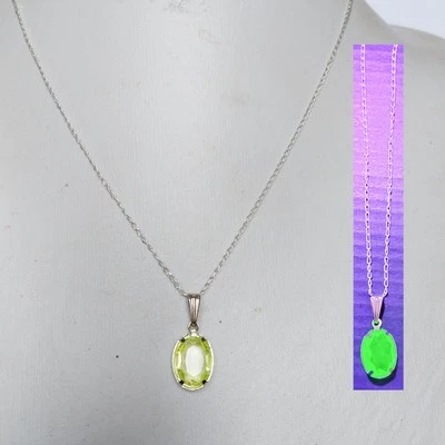 捷克复古铀椭圆形切割玻璃吊坠 925 纯银链式项链 — 第 1/2 张图片