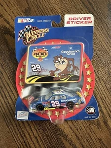 Nascar Winners Circle 2002 Kevin Harvick #29 Loony Tune 400 Rematch TAZ 1:64 - Bild 1 von 2