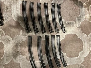 HO TRAINS - 1950’s LIONEL 9" CURVE TRACKS - 11 SECTIONS! - Picture 1 of 1