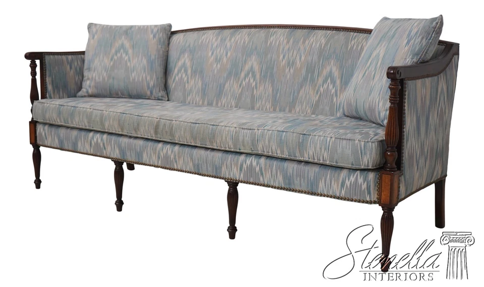 68676: Sofá tapizado estilo Sheraton caoba HICKORY CHAIR CO Foto 1 de 4