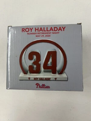 ROY HALLADAY RETIREMENT FIGURINE PHILADELPHIA PHILLIES - Image 1 of 4