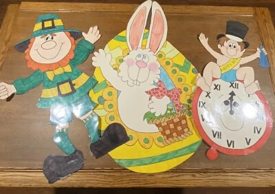 Decoraciones de pared de aula vintage 3 carteles Pascua San Patricio TENDENCIA hechos a mano Foto 1 de 4