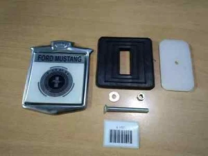 Ford Mustang VINTAGE RENAMEL BADGE EMBLEM NOS Aftermarket no Genuine - Picture 1 of 4