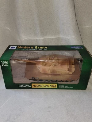 Modern Armor 61033 - Abrams Tank M1A1, battery operated 1:32 scale. New Ray Toys - Image 1 of 4