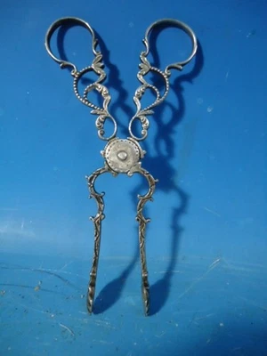 Antique 18thC fancy silver sugar tongs - Image 1 of 4