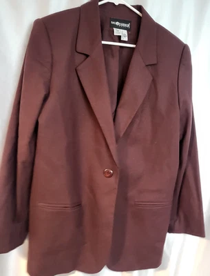 Vintage Sag Harbor Woman Blazer 100% Wool 12p burgundy Shoulder Pads - Image 1 of 4