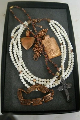 handmade necklace howlite beads/ brown jasper beads/ copper pendants jewelry set - Image 1 of 4