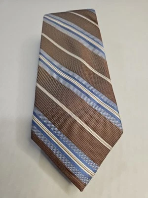 Corbata Joseph Abboud Rayas 58"L X 3"W Nueva Con Etiquetas. Precio de venta sugerido por el fabricante 69,50 USD (T4) Foto 1 de 4