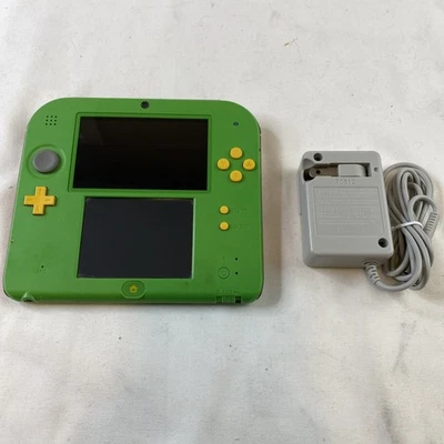 Consola Nintendo 2DS Link the Legend of Zelda Ocarina of Time Edition Foto 1 de 4