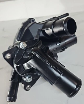 Nuevo OEM Ford 2017-2021 Expedition y F-150 Termostato HSG - Agua HL3Z-8A586-B Foto 1 de 4