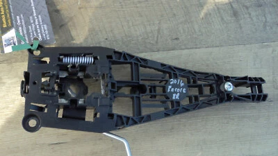 2013-2016 Buick Encore задняя наружная дверная ручка подставка только правая сторона - Изображение 1 из 4