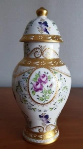 POT COUVERT EN PORCELAINE DE LIMOGES entièrement peint à la main - Photo 1/13