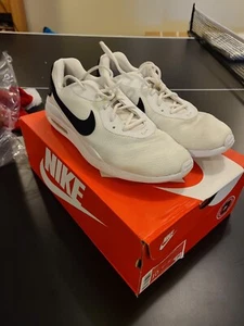 Nike Air Max Oketo Size 10 Womens AQ2231-100 White /Black Used Free Ship - Picture 1 of 8