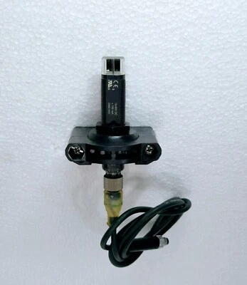 BALLUFF BOS 18KW-PA-1QC-S4-C Photoelectric Sensor 10-30VDC w/ BOS-18.0-KB-1 - Image 1 of 4