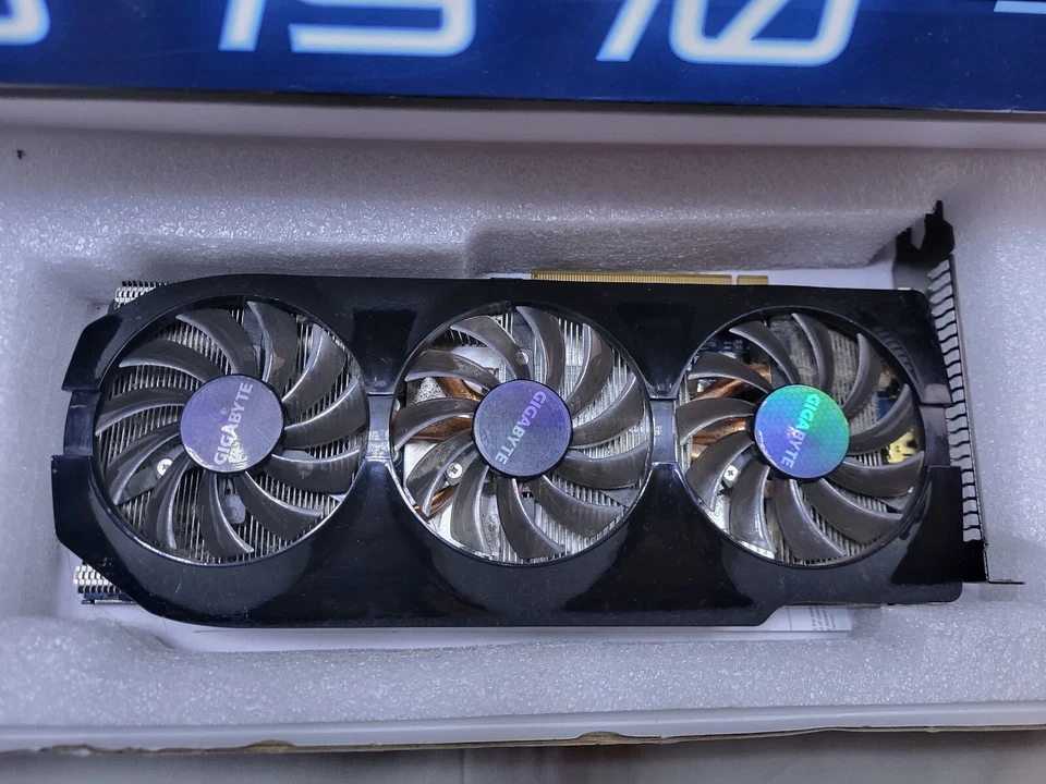 GIGABYTE AMD Radeon HD 7970 GV-R797TO-3GD REV: 2.1 Graphics Card FOR PARTS BOX - Image 1 of 4