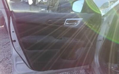 二手前左门内部装饰面板 适合:2015 年日产探路者 A 级 — 第 1/4 张图片