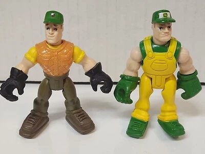 Lote de 2 bonecos de ação John Deere Gear Force lote de substituição TOMY Playset  - Imagem 1 de 4