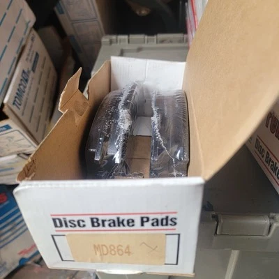 Front Brake Pad Set World Brake MD864 Brake Pads For 03-09 Kia Sorento + More - Image 1 of 2