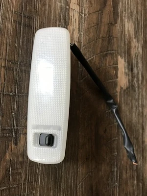 90-95 TOYOTA 4RUNNER ЗАДНИЙ КУПОЛ СВЕТА ГРУЗОВОЙ ПАЛУБЫ ЛАМПА ЛЮК ВНУТРЕННИЙ БАГАЖНИК OEM - Изображение 1 из 4