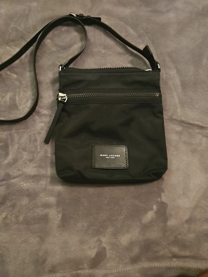 Bolso Bandolera Marc Jacobs Borde Cuero Nylon Negro Correa Ajustable Foto 1 de 1