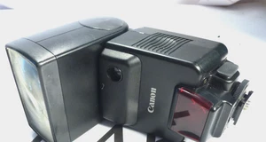 Canon Speedlite 430EZ for Canon EOS Film SLR Cameras refss91 - Picture 1 of 2