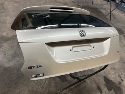 Volkswagen Jetta 2010-2014 deportivo maletero tapa puerta levadiza OEM. Foto 1 de 4