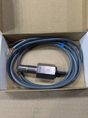 Carlo Gavazzi VPB1MNA Photoelectric Switch/Level Sensor 10-40VDC, 2 Meter Cable - Image 1 of 2