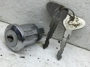 2 keys oem 1971 only VW bus genuine Ignition Switch Volkswagen LOCK camper R - Picture 1 of 2