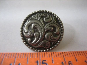 Vintage 13/16" silberfarbener Metallknopf - E31 - Bild 1 von 5