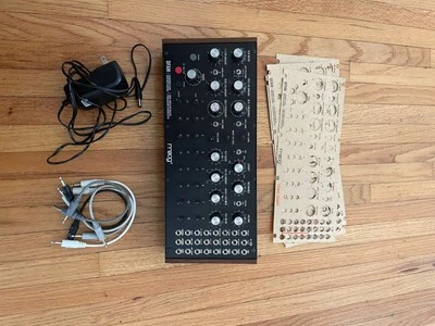 Sintetizador de percusión Moog Drummer From Another Mother (DFAM) Foto 1 de 4